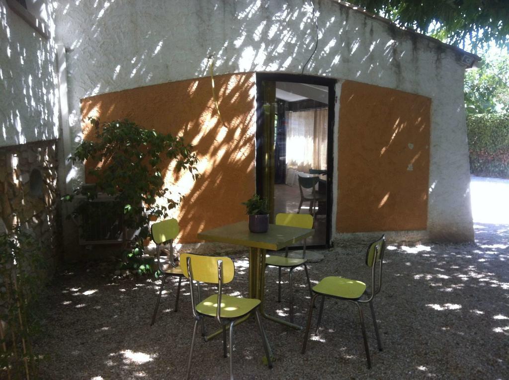 Du Cote De Chez Soi Hotel La Ciotat Room photo