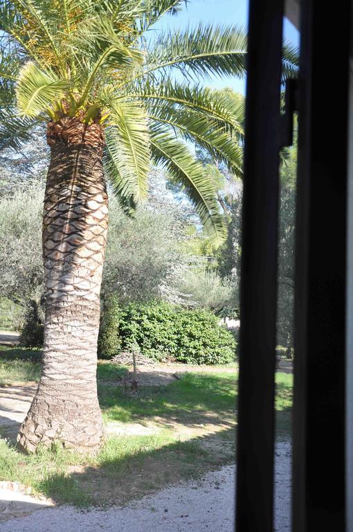 Du Cote De Chez Soi Hotel La Ciotat Room photo
