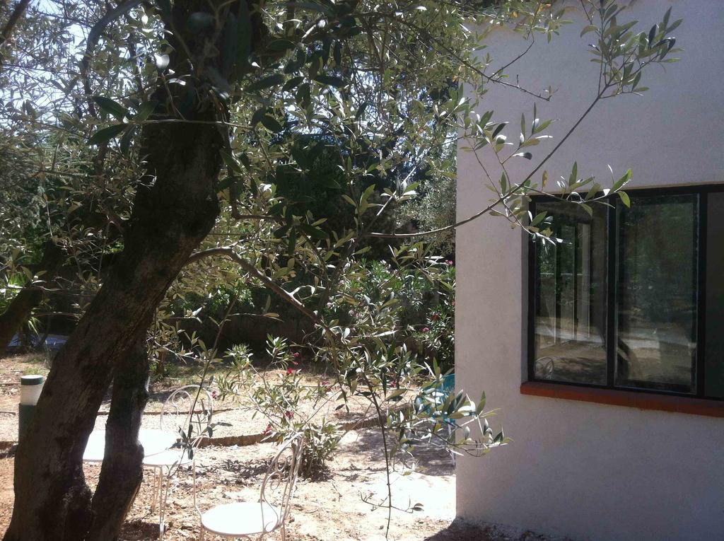 Du Cote De Chez Soi Hotel La Ciotat Room photo
